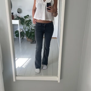 Levi’s jeans  - Super snygga lågmidjade bootcut levi’s jeans i superbra skick! 