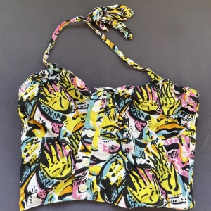 Topp - Topp i storlek small 🦋 hör av er vid minsta intresse eller funderingar 🫶