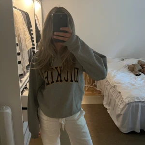 Dickies sweatshirt  - Supersnygg grå sweatshirt från dickies 