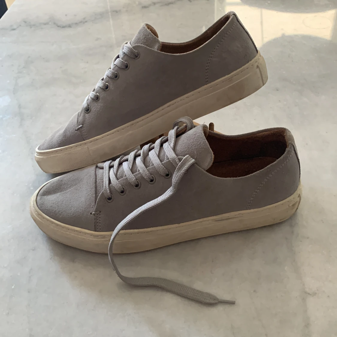 Les Deux mockaskor sneakers i storlek 42 - 90