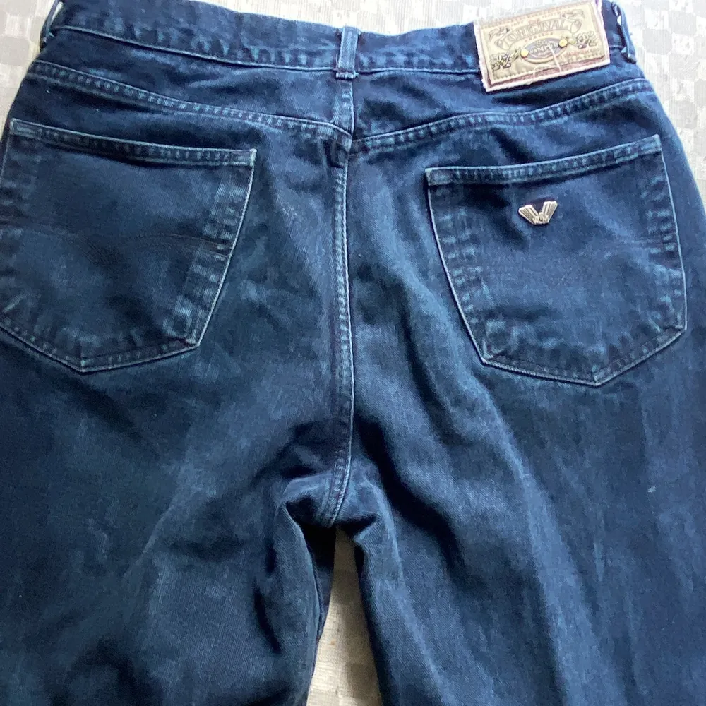 Jeans för både långa killar/ tjejer. Har alltid haft svårt med att hitta jeans som passar och nu vill jag sälja dessa så de som har svårt med att hitta jeans kan hitta ett perfekt par! . Jeans & Byxor.