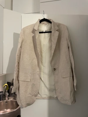 Beige linnekavaj - Superfin kavaj Passar även en S Borde strykas men superfin