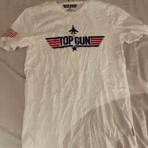 Top Gun T-shirt i bra skick aldrig använd storlek s