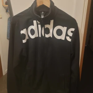 Adidas  - Fint skick 