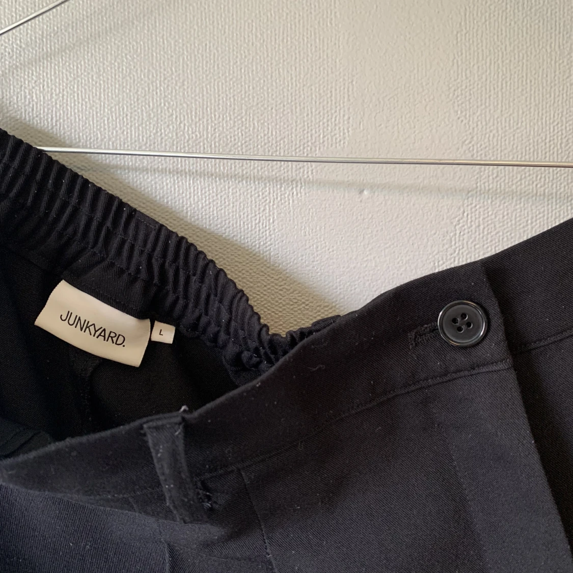 Oversized svarta byxor Junkyard