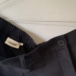 Oversized svarta byxor Junkyard - I strl L