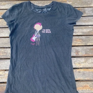 T-shirt - vintage t-shirt :) trycket är lite slitet men ser bra ut!! storlek S