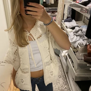 Virkad kofta/tröja  - Kan användas både som kofta och tröja 