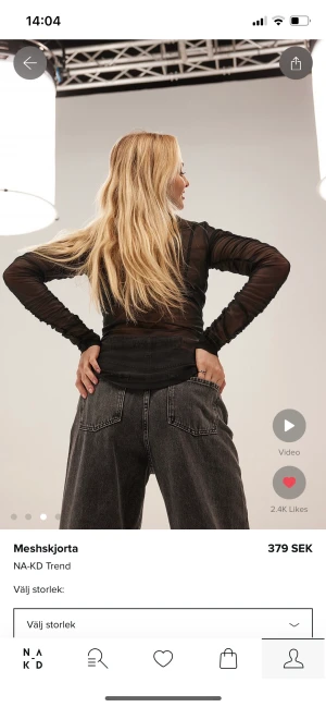 Svart meshtröja - Svart långärmad Meshtopp från NA-KD i storlek medium. Aldrig använd 