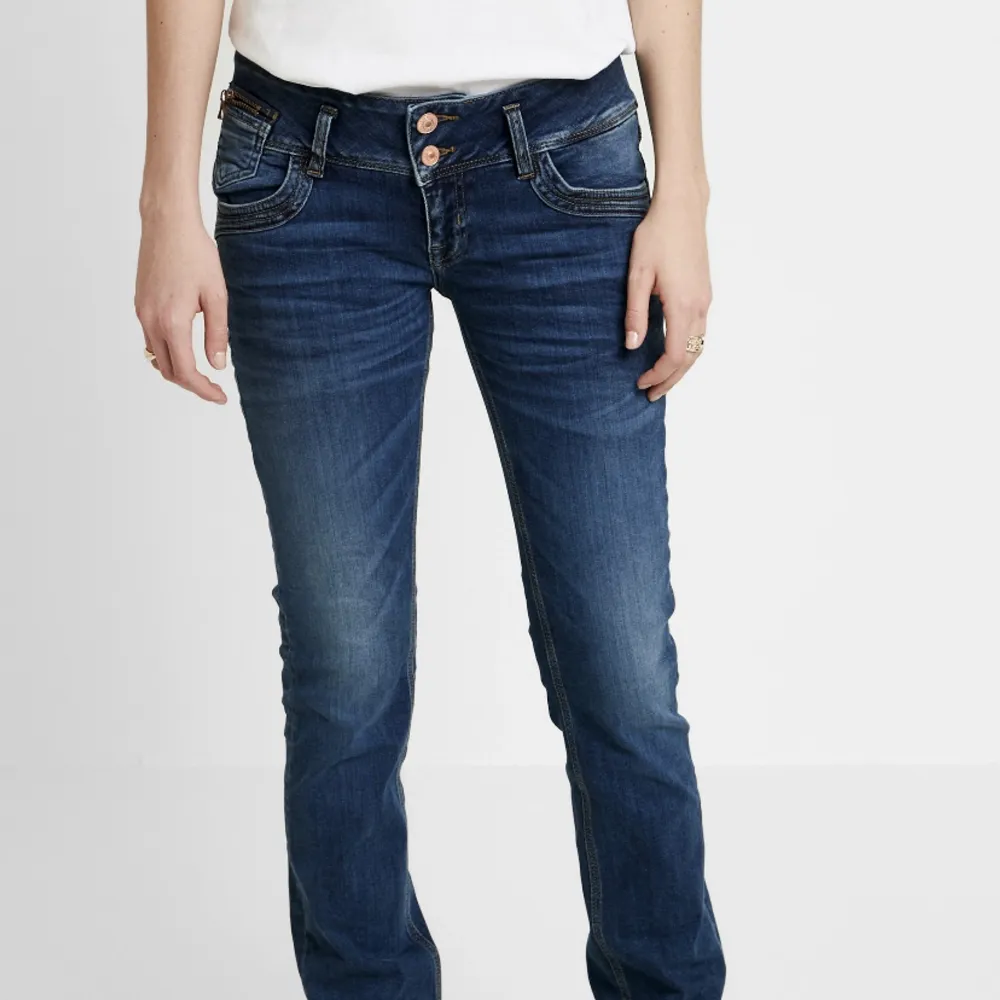 Ltb jeans som är väldigt Low waist. Storlek 24x30  Bra skick och inte använd så mycket. Säljer pågrund av att de var för små . Jeans & Byxor.