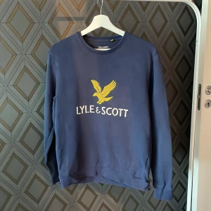 Tröja  - Tröja från Lyle and Scott i mycket bra skick 