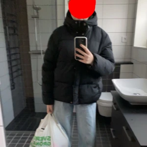 Vinterjacka - Säljer denna super fina och varma vinter jacka från lager 157 deras vinter jacka från 2021. Ny pris 500 men väljer sälja min för 400