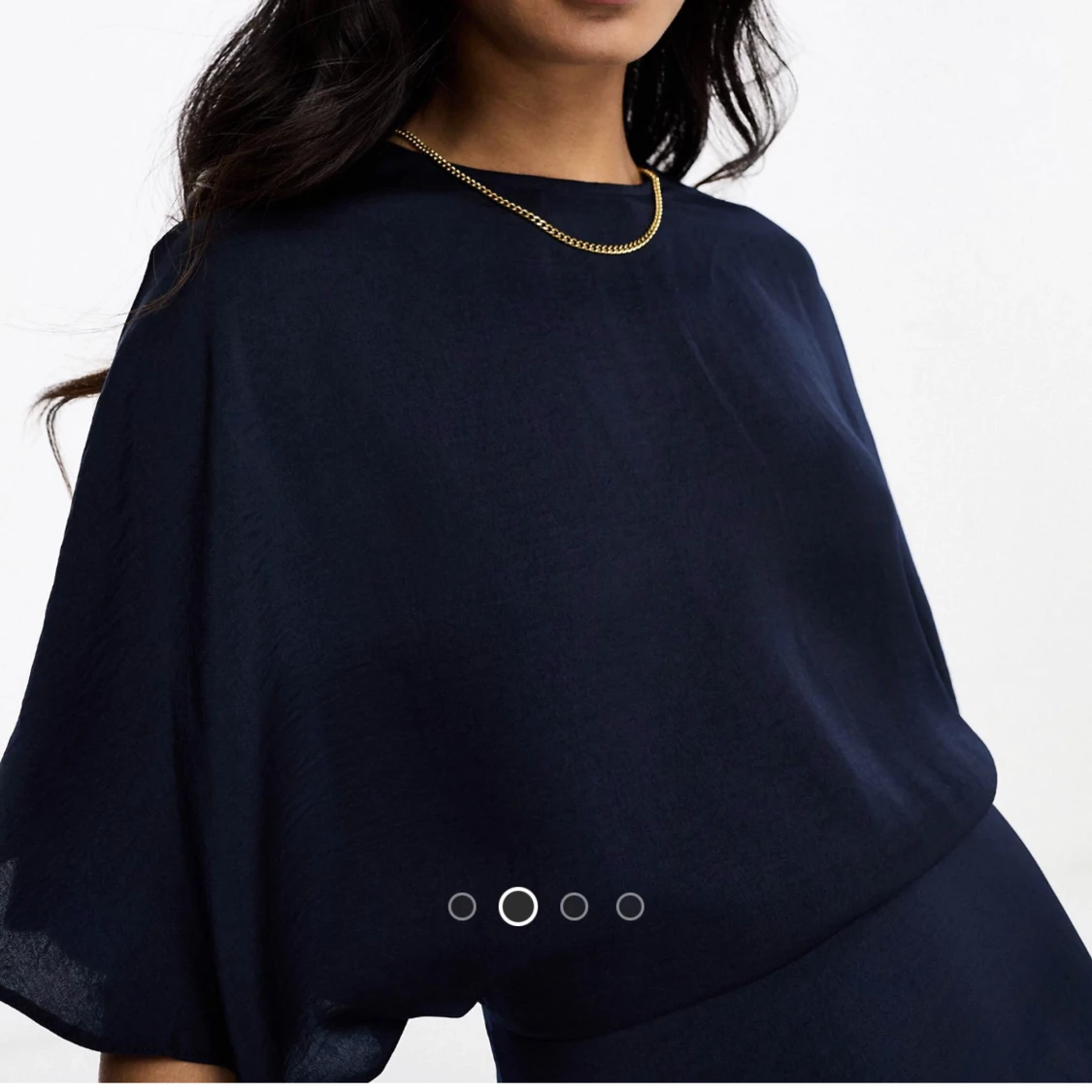 Marinblå midiklänning i satin - 90