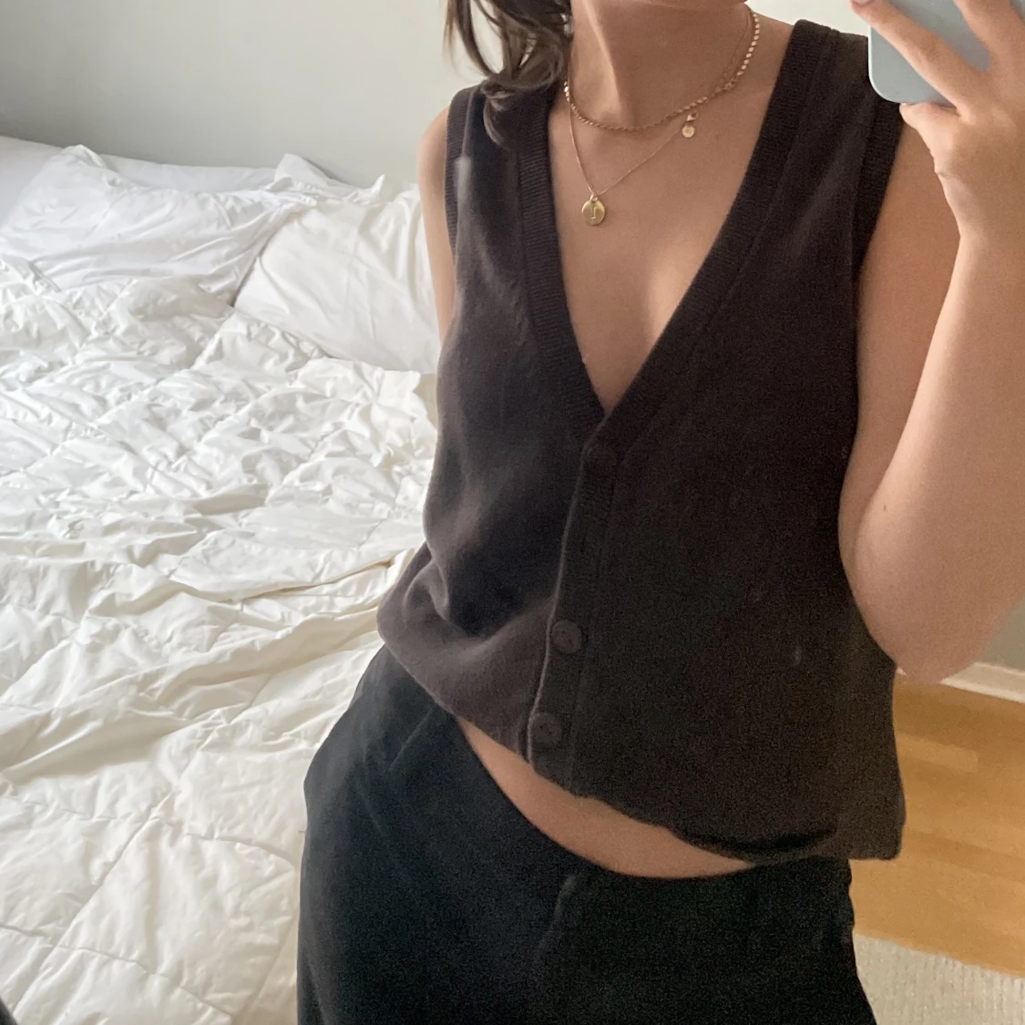 Mörkbrun stickad väsr - 90