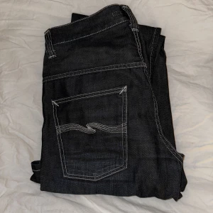 Nudie jeans - Jättefina och fint skick. Säljer då de är för långa för mig. W:32 L:34