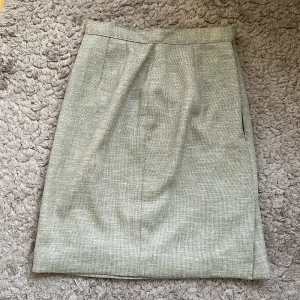 Pennkjol  - Pennkjol köpt på second hand, men aldrig använd av mig. I gott skick trots second hand.