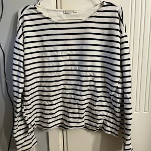 Randig tröja - Randig tröja