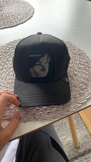 Keps  - Säljer denna för den inte kommer till användning ny skick allt e bra med den. Kan gå ner i pris vid snabb affär