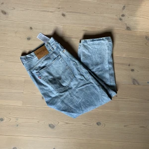Levis Jeans - Levis Jeans näst intill oanvända. Säljer då jag inte använder. nypris 1200kr säljer nu för 500kr