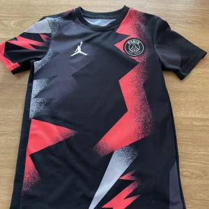 PSG fotbollströja - Fotbollströja i fint skick. 