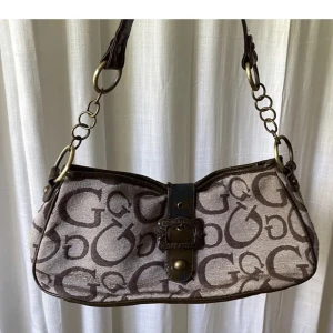 Vintage guess - Köpt här på plick :) 