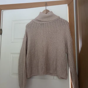 Rosa tröja - Rosa polotröjas! Så fin till jeans på hösten/ vintern eller en kall sommarkväll! 