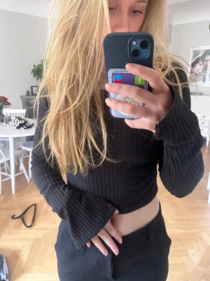 Tajt stickad tröja - En tight stickad tröja från Gina💞