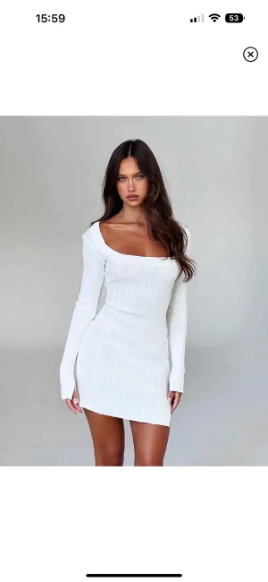 Klänning från tigermist  - Säljer denna helt oanvända klänningen från tigermist❤️ lapparna kvar! Köpt för 850kr med frakt o tull, slutsåld!