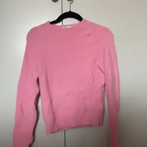 Söt rosa stickad tröja från Zara i stolek S för 150kr + frakt
