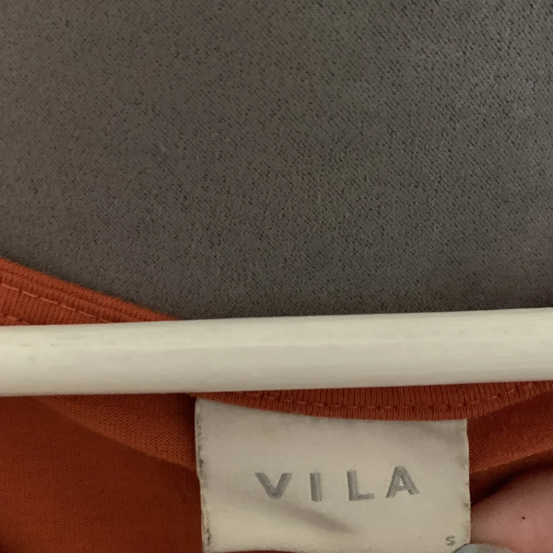 Orange röd klänning  - 90