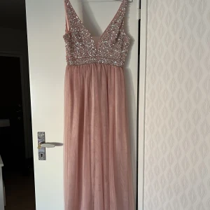 Festklänning - Fin klänning till bal/fest