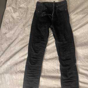 Svarta skinny jeans från bikbok 