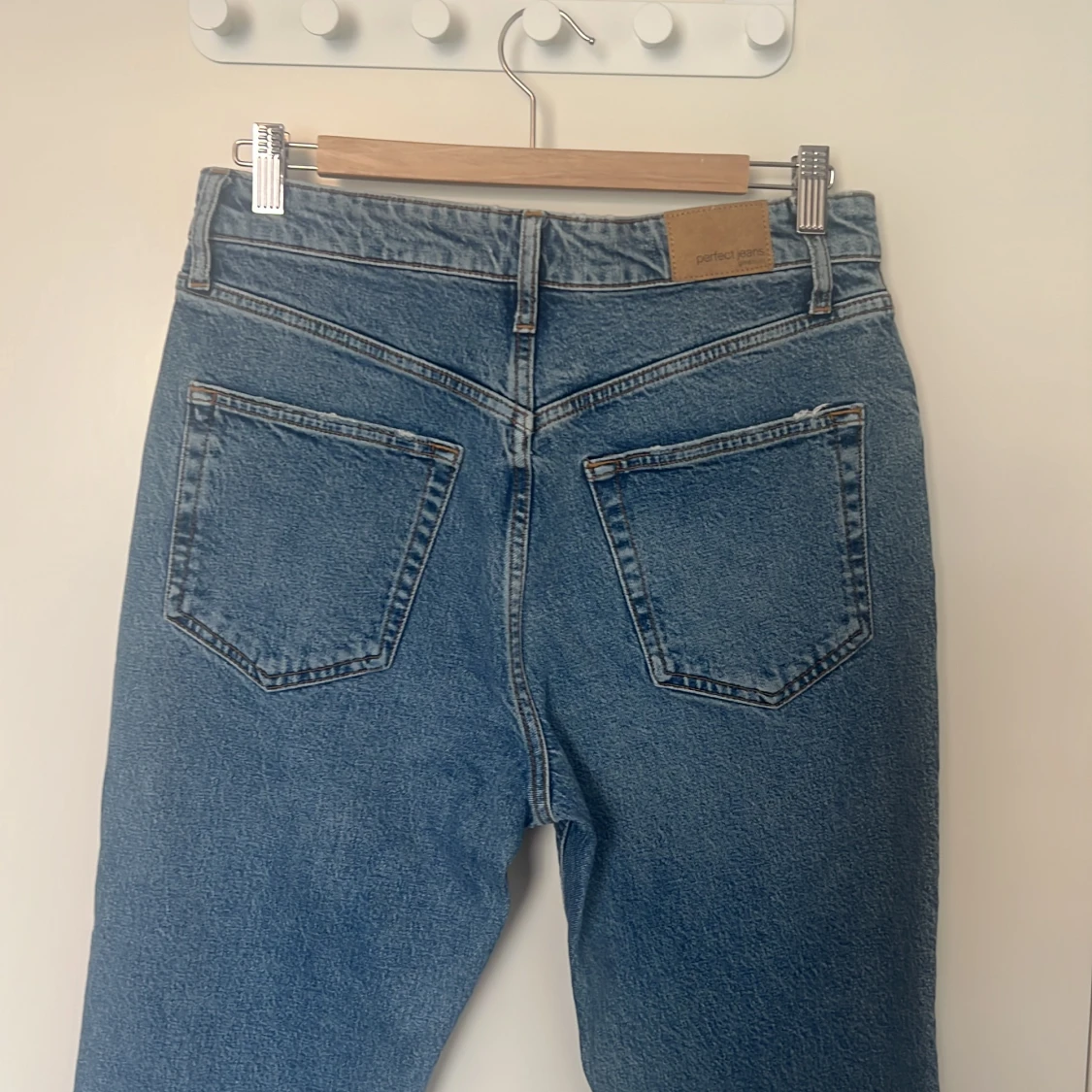 Gina Tricot Perfect Jeans strl 42 - 91