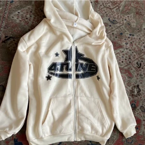 4tune hoodie - ❕Lånade bilder❕Köpt på plick men inte kommit till användning 🫶🏼