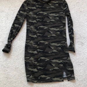 Klänning - Oanvänd klänning