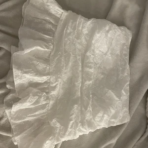 Kjol - Så söt vit kjol i storlek xs! 