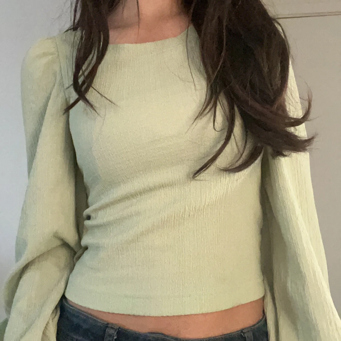 Grön blus med puffärmar