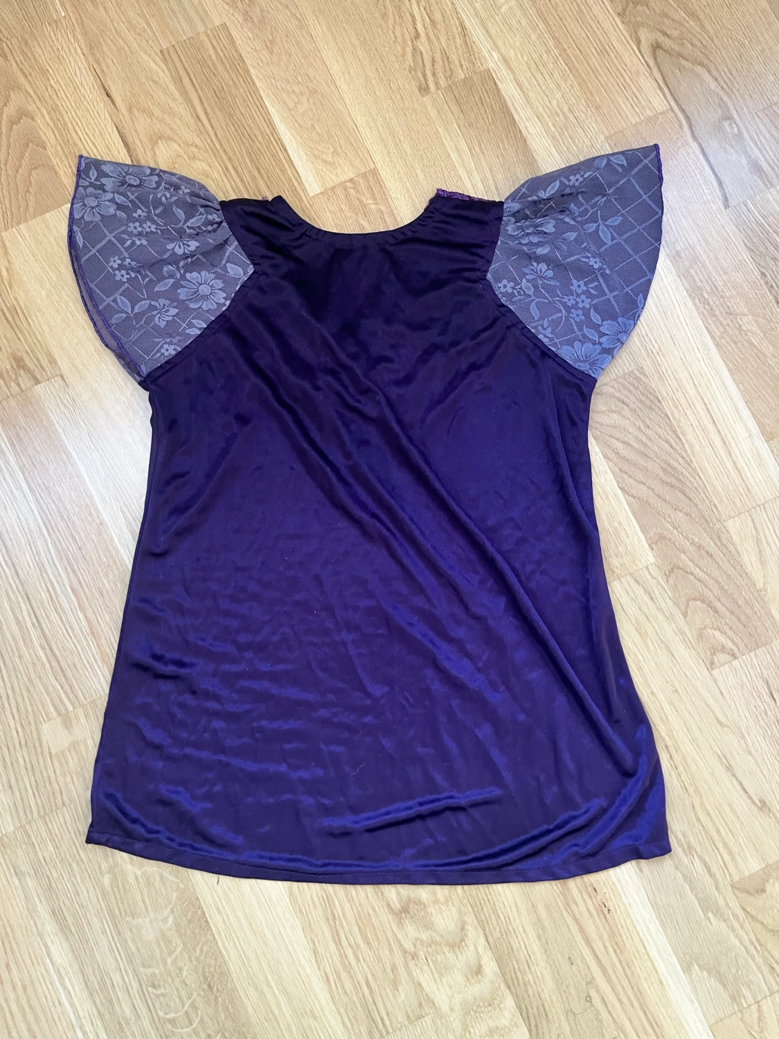 lila tröja med spets  - 90