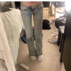 Lågmidjade jeans - Lågmidjade jeans från hm. Knappt använda