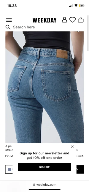 Weekday jeans - Så fina jeans från weekday köpa i London förra året i oktober, aldrig använt. Frakt vanligt/ spårbar, frivilligt! Midrise. Nypris: 590kr