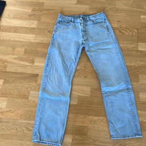 Weekday blåa space jeans - Storlek W 30 L 32 Skick 8/10