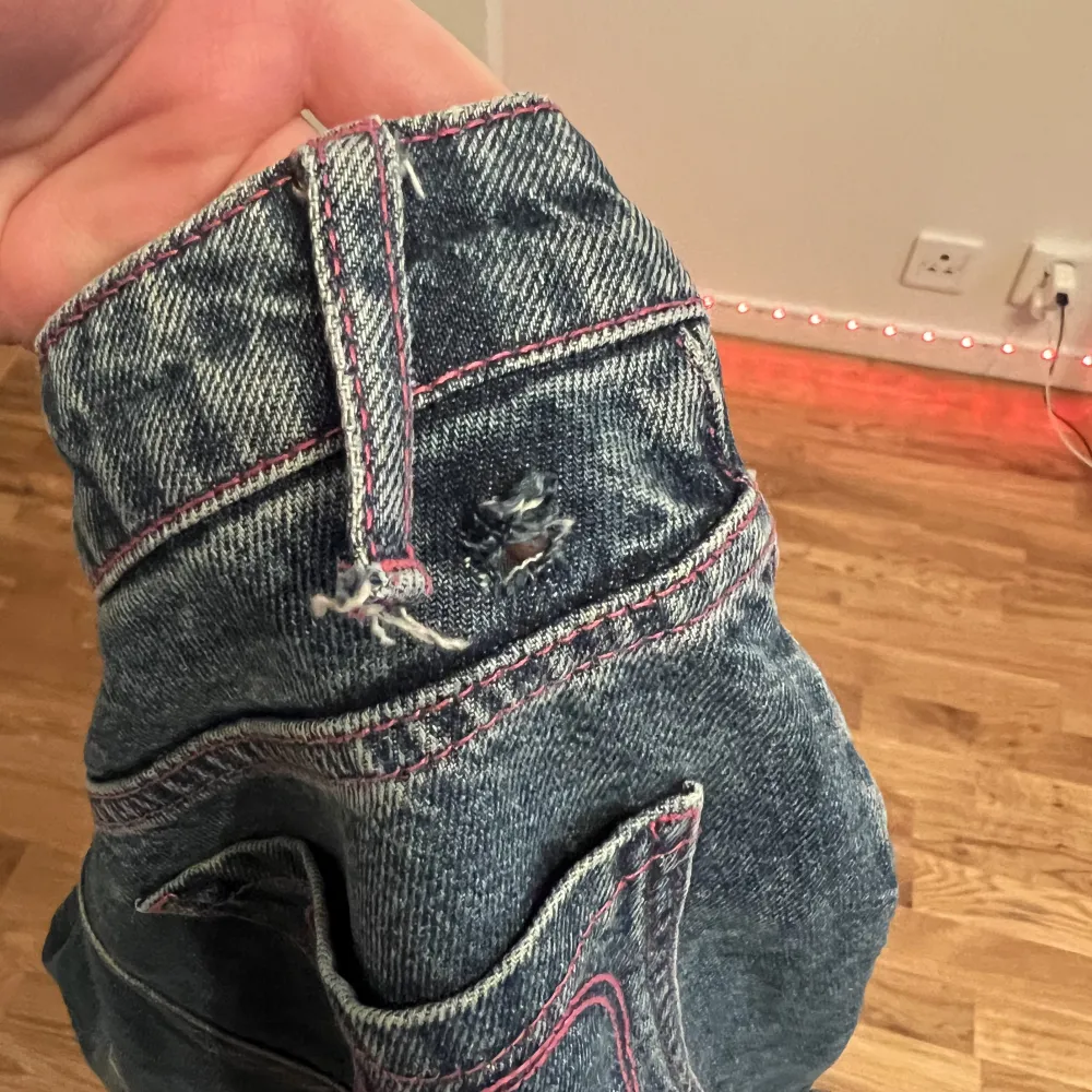 Snygga lågmidjade Jaded jeans, använda fåtal gånger. Säljer då dem har blivit för stora på mig. Storlek M. Jeans & Byxor.