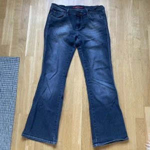 Jeans från Gina Jeans - Jeans från Gina Jeans. Fråga gärna om du vill se mera bilder eller har några frågor :)