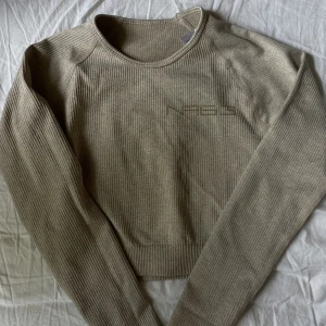 Tränings tröja - Tränings tröja i otroligt bra kvalite från New apparel i seamless stil, använd fåtal gånger