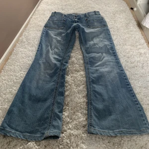 Jeans - Jätte fina ljusblå jeans, skriv för fler bilder eller andra frågor🫶🏼