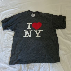I ❤️NY - Jättefin I❤️NY t-shirt köpt på beyond retro I somras ❤️