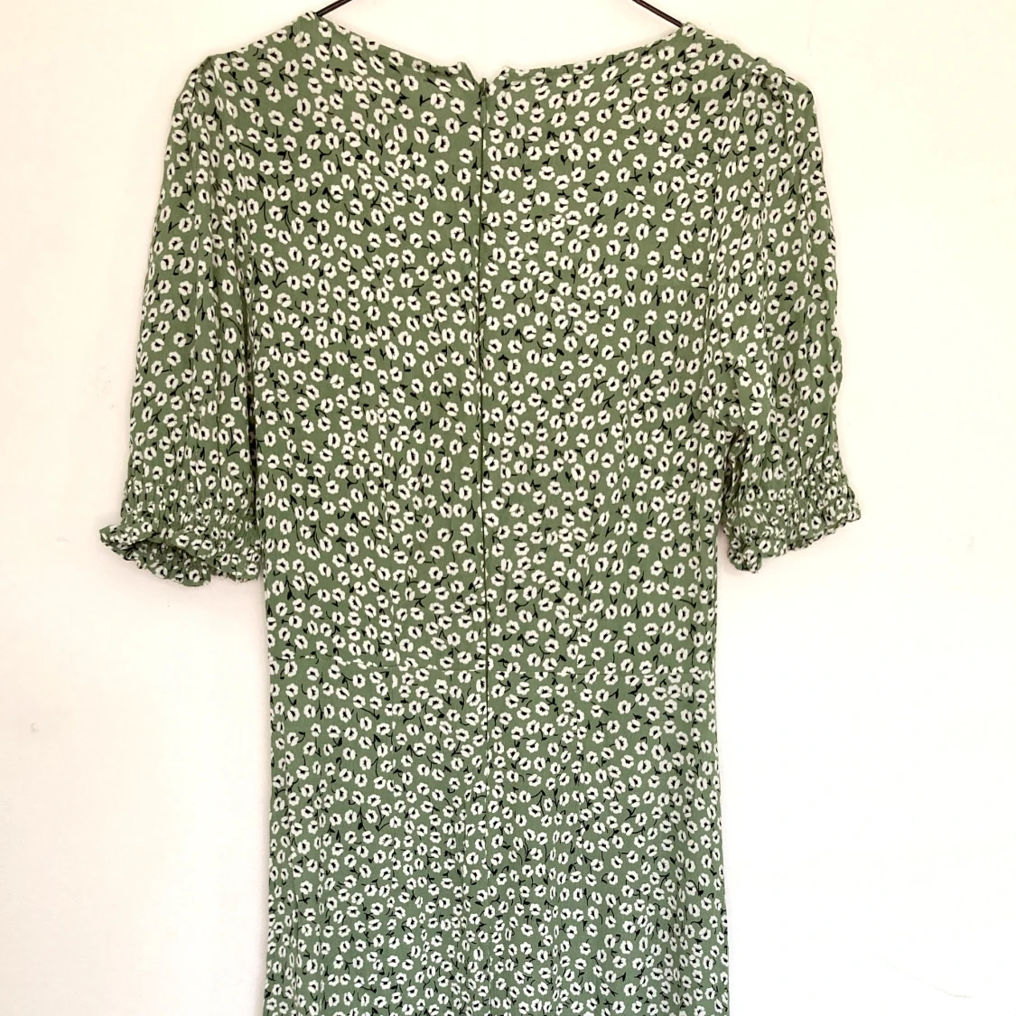 Hm blommig klänning  - 91