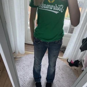 Vintage jeans 🌟 - Fina bootcut jeans som är low waist 💘