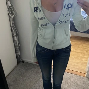 Zip up - Zip up från hollister. Skriv för att köpa💕