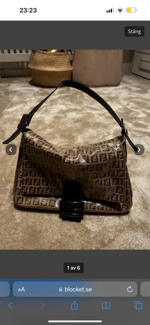 Fendi  - Fendi vinyl väska, äkta!  